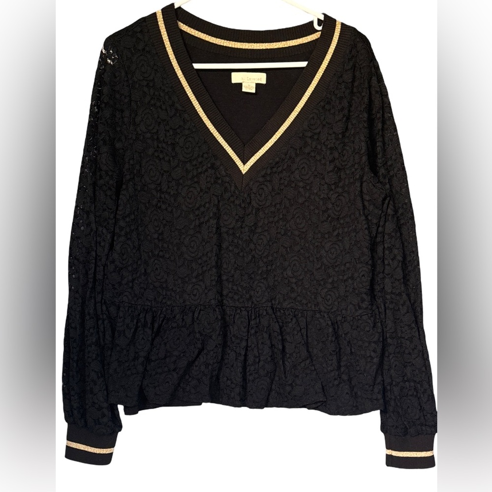 Elegant Black V-Neck Top with Gold Contrast Trim Medium